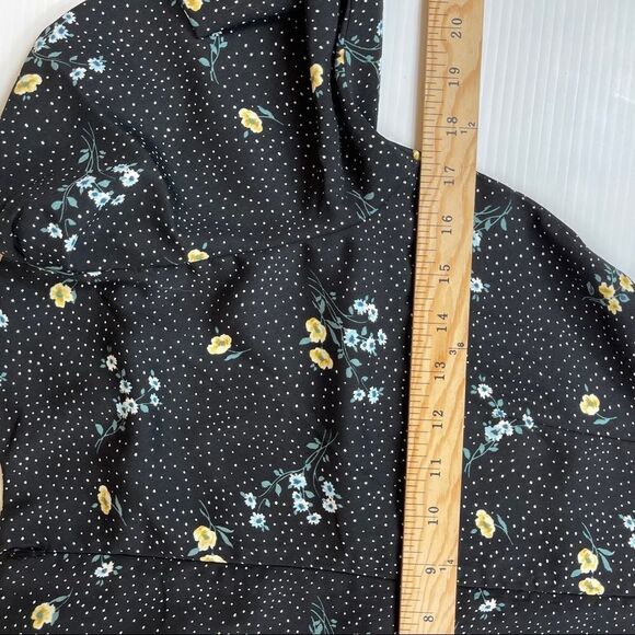 NWT Dynamite Crew Neck Flare Dress Long Sleeved Black Floral Women's Size Small - Picture 6 of 9